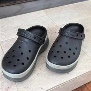 Crocs Women’s size 6 platform Black Clogs